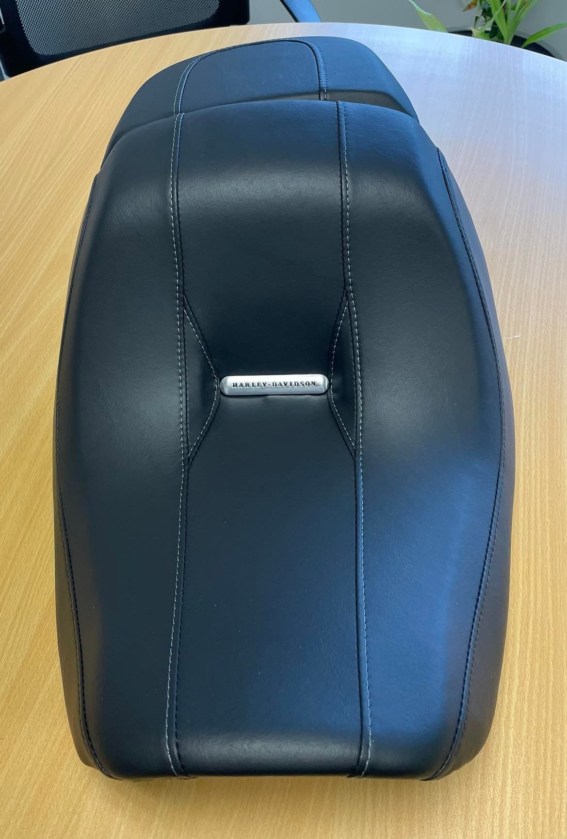 V Rod Night Rod Seat Complete (NEW IN THE BOX) Genuine Harley Product HD